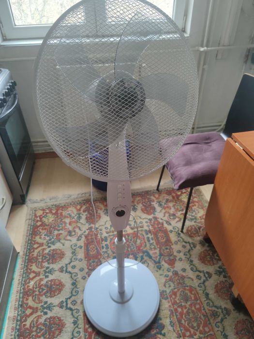 ventilator cu picior vortex aproape NOU