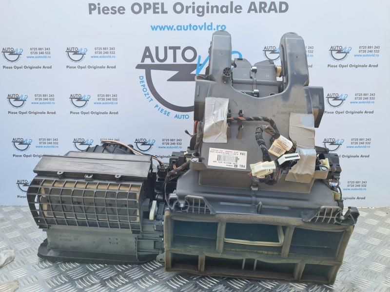 Carcasa aeroterma habitaclu volan stanga Opel Astra J Facelift