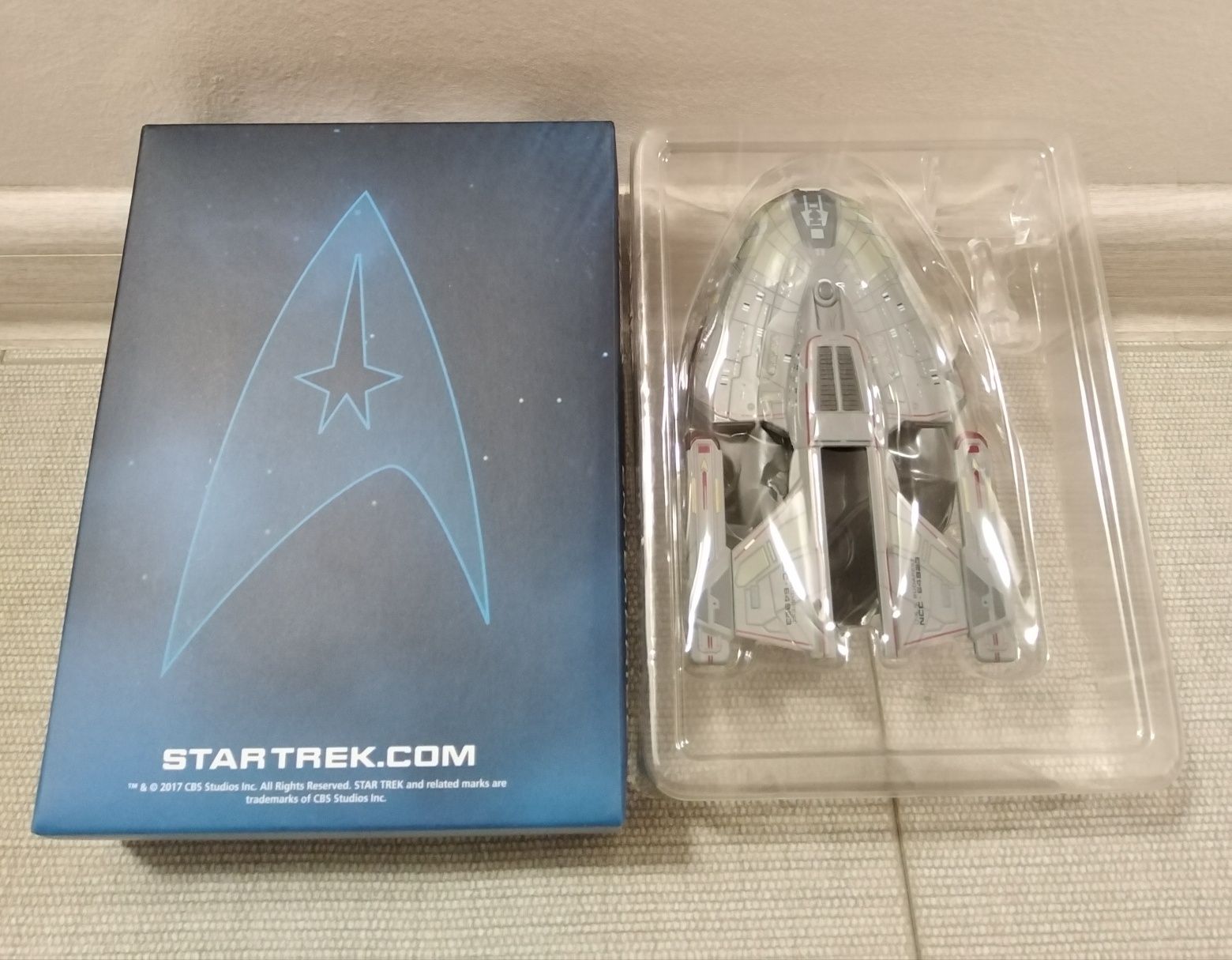 Model miniatura Eaglemoss Star Trek USS Budapest [12.5cm x 8 cm]