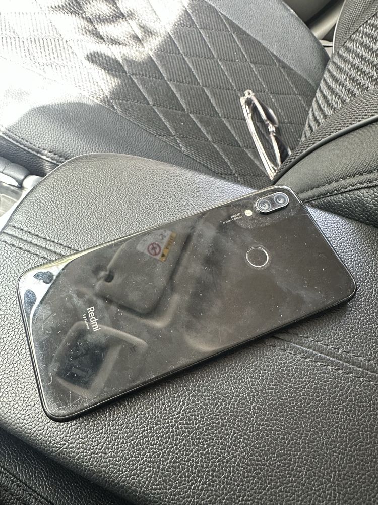 Redmi note 7 в хорошем состояние