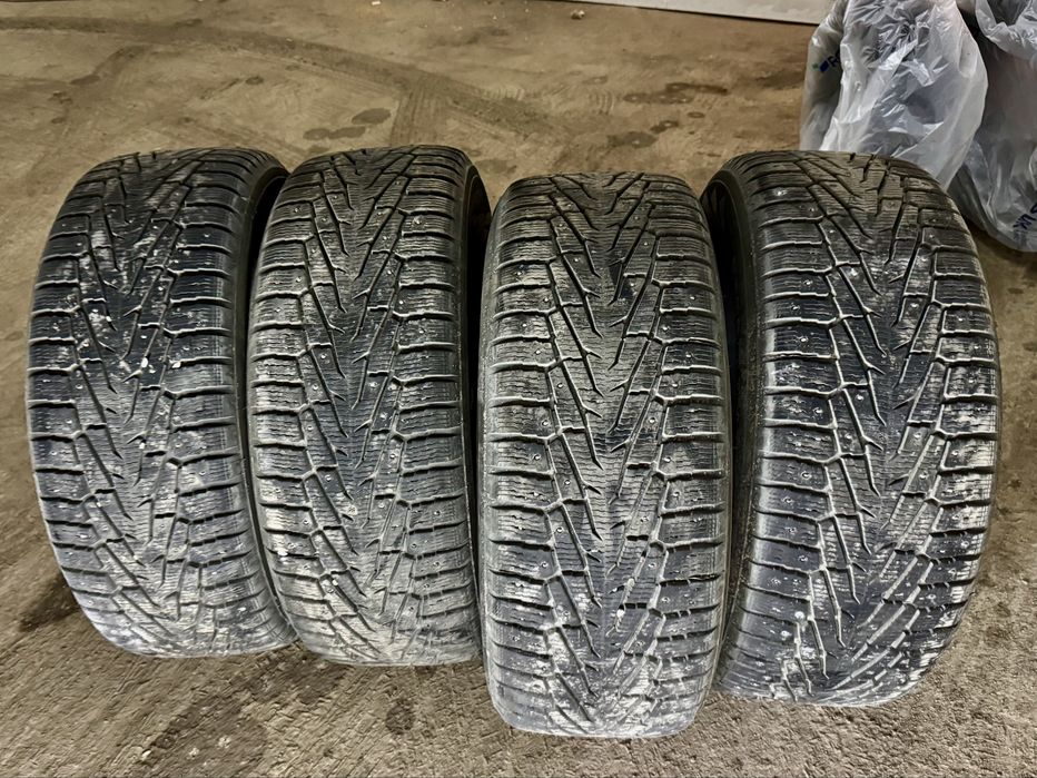 Продам комплект 285/60/18 шипы Nokian Nordman 7 SUV