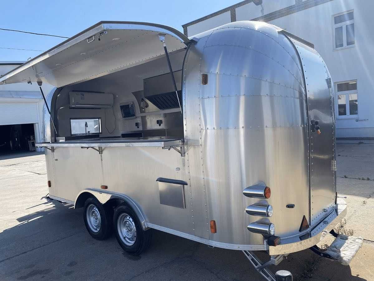 Rulote comerciale  ,FAST FOOD, STREET FOOD, FOOD TRUCK Airstream 4.8M