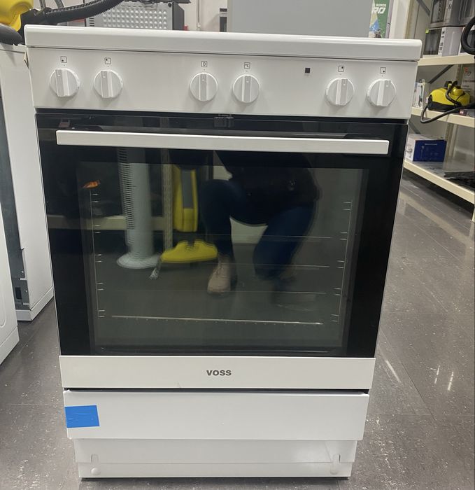 Свободностояща печка с керамични котлони VOSS