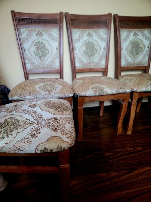 Стулья почти новые 12шт дерево дуб срочно