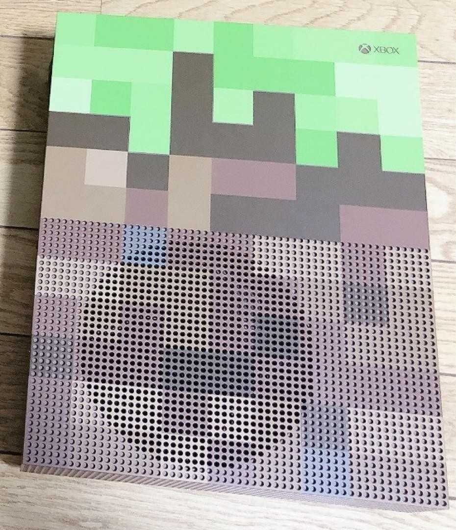 XBOX One S 1 tb Minecraft Limited Edition + стойка