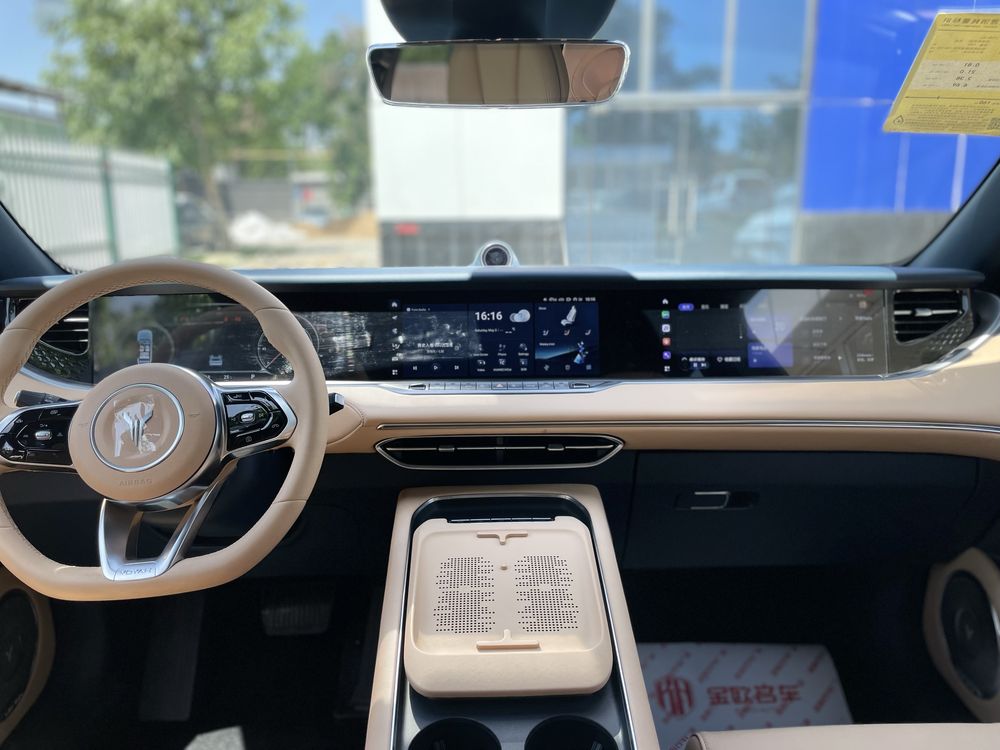 VOYAH FREE Apollo tech Hybrid 4 RWD (2ta mator)