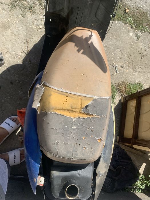 Vand yamaha aerox 100cc 2t cu carene de malaguti
