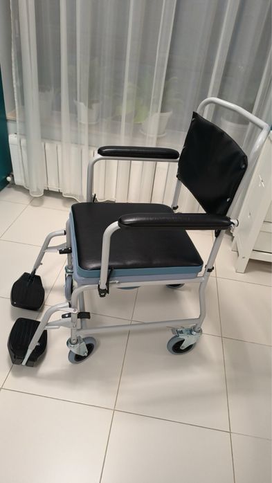 Комбиниран помощен стол