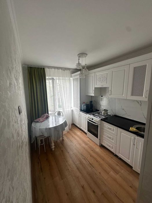 Продам 3 ком. квартиру на 11 мкр