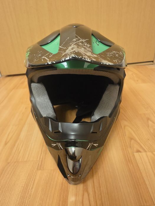 Vând casca moto/trotineta si manusi