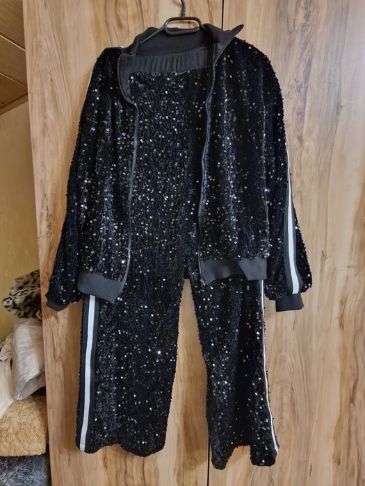 Дамски комплет със страхотна визия