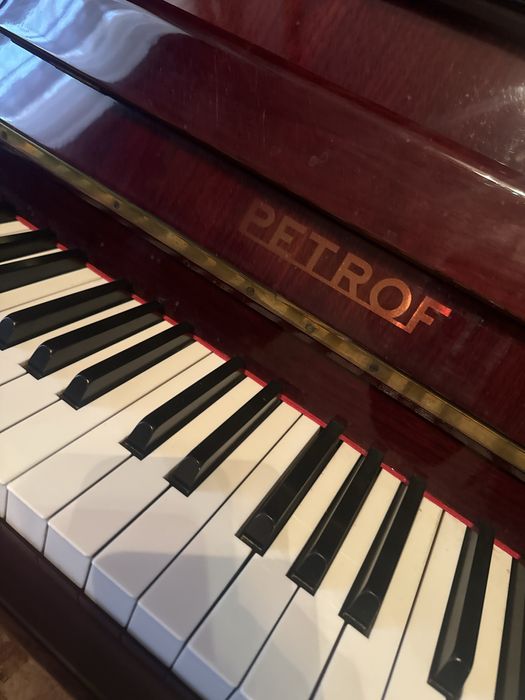 Продается Пианино Petrof