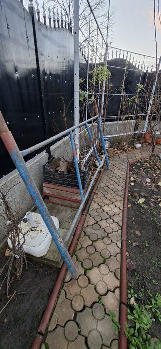 Vând  Schela Metalica