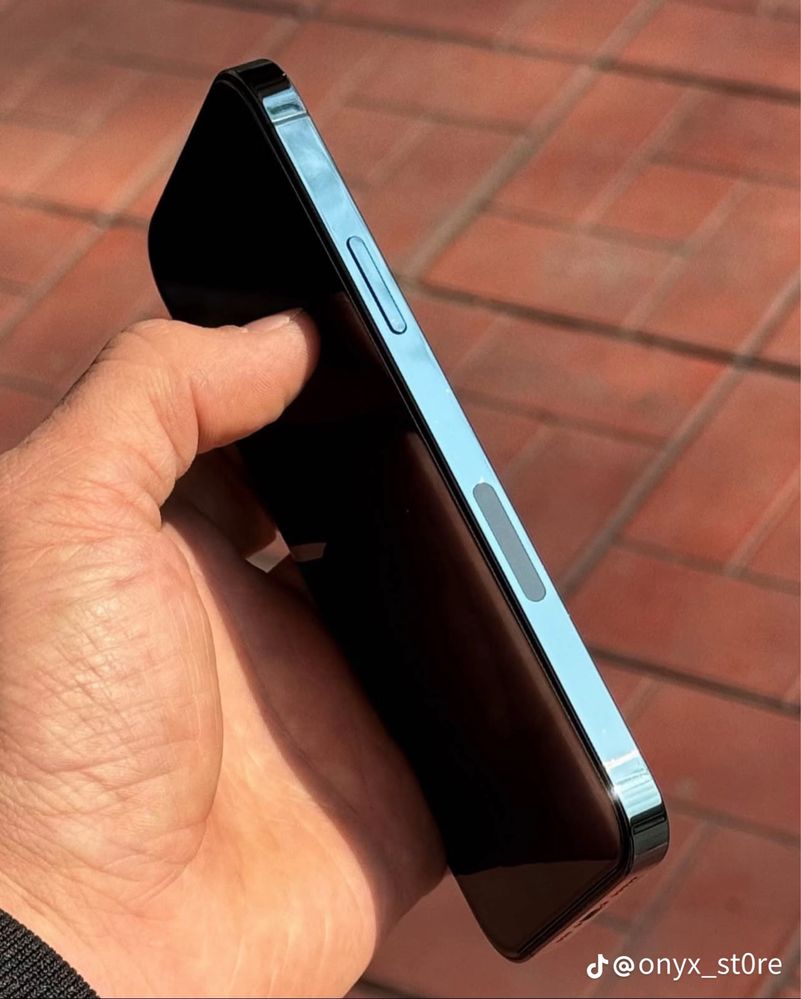Iphone 12 pro в идеале ни одной уарапины