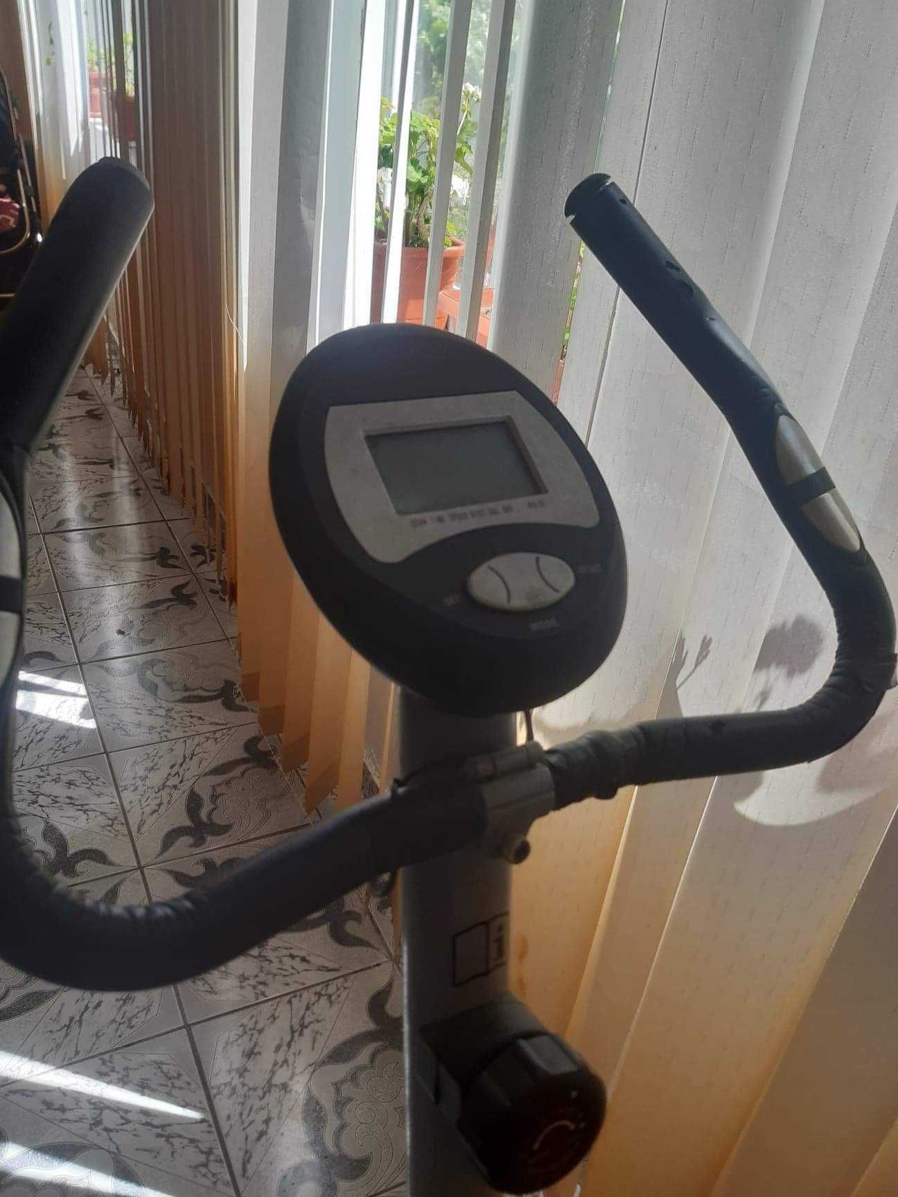 vand 2 carucioare copii si o bicicleta medicinala!