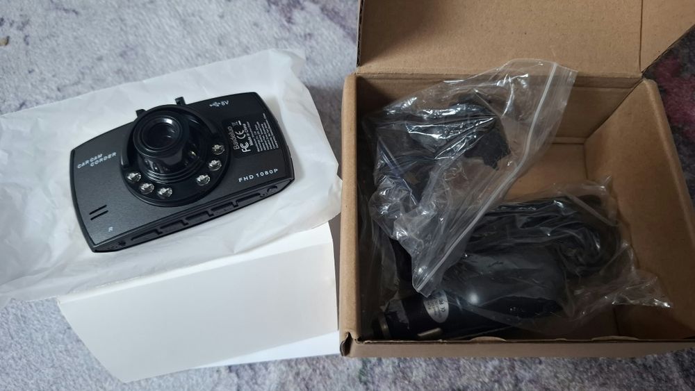 Camera auto FHD nouă