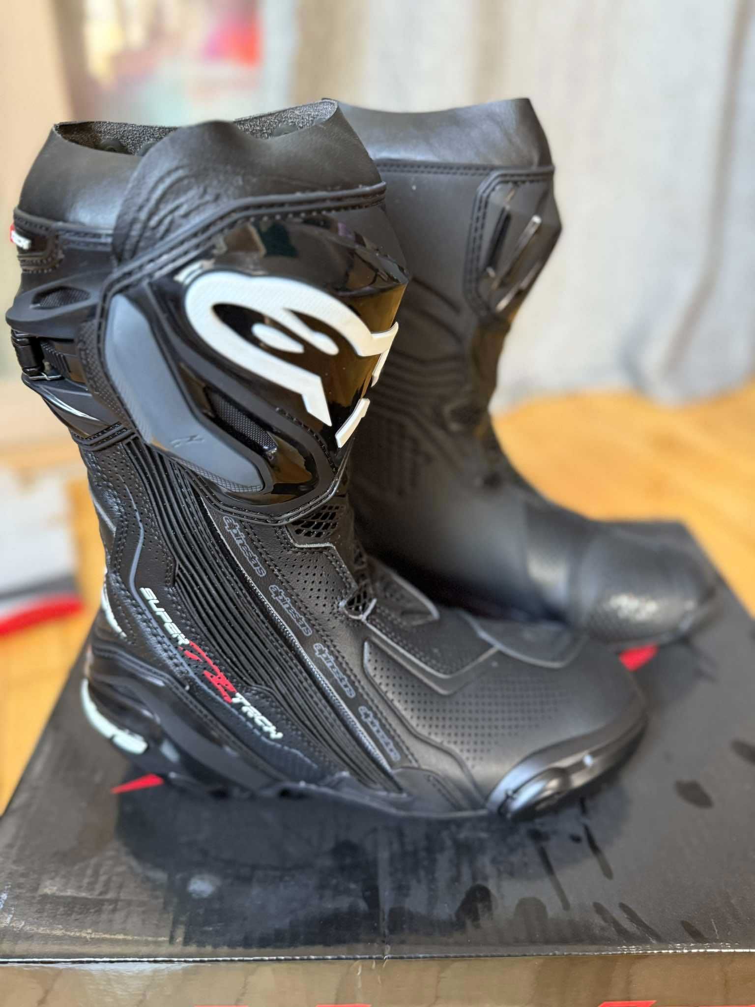 Alpinestars Supertech R Vented - 40 (НОВИ)