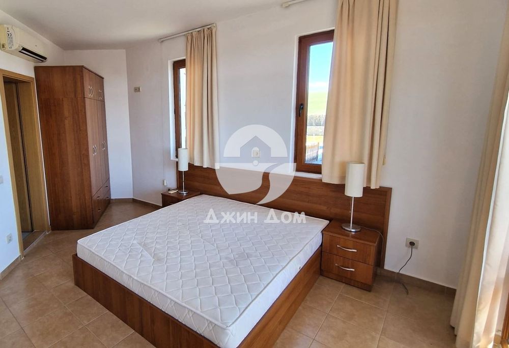 Двуетажна къща с БАСЕЙН и ПАРКОМЯСТО във к-с „Винеярдс Резорт“, Ахелой