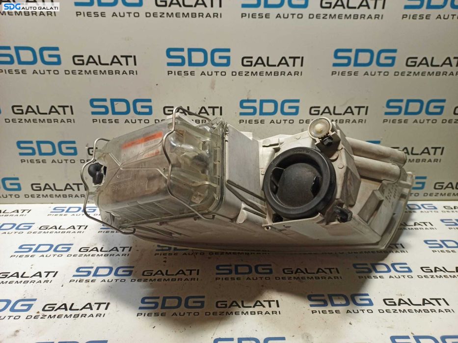 Far Dreapta Xenon cu Lupa Skoda Octavia 2 2004 - 2008 [L1002]