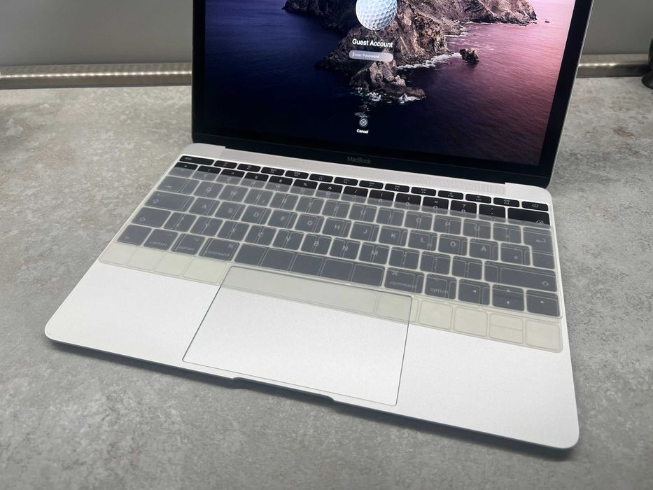 Ca nou! Macbook 12" 2017 SILVER Argintiu 1,3 GHz Intel Core i5 500GB