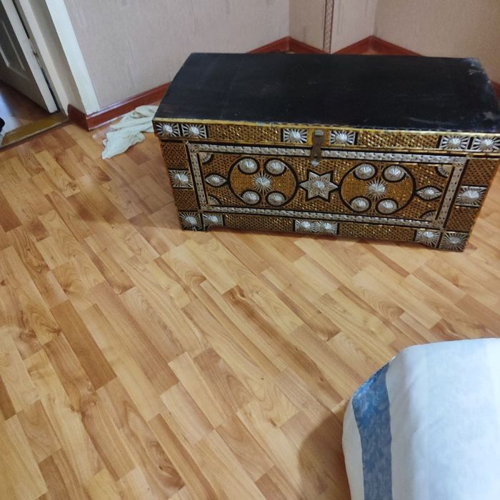 Продаются 2  сундука в хорошем состоянии