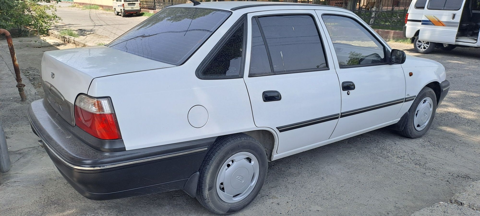 Nexia 2005 yil benzin 188800 klm yurgan kraska toza bir qo'l xolati al