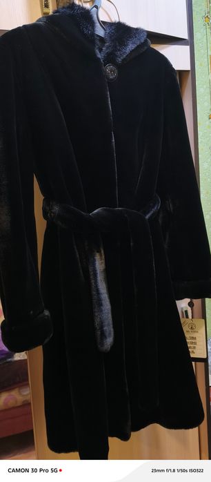 Продам новую женскую зимнюю экошубку