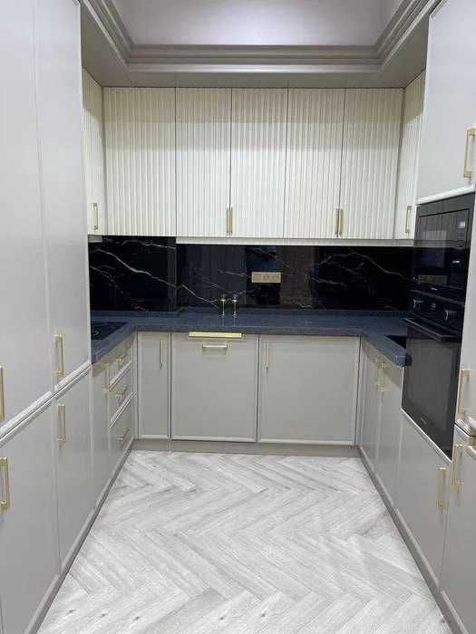 London, 3/2/10, 85м2 Ориентир:  Новомосковская стадион старт СРОЧНО !!