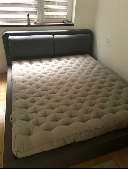 Тапицирана кожена спалня