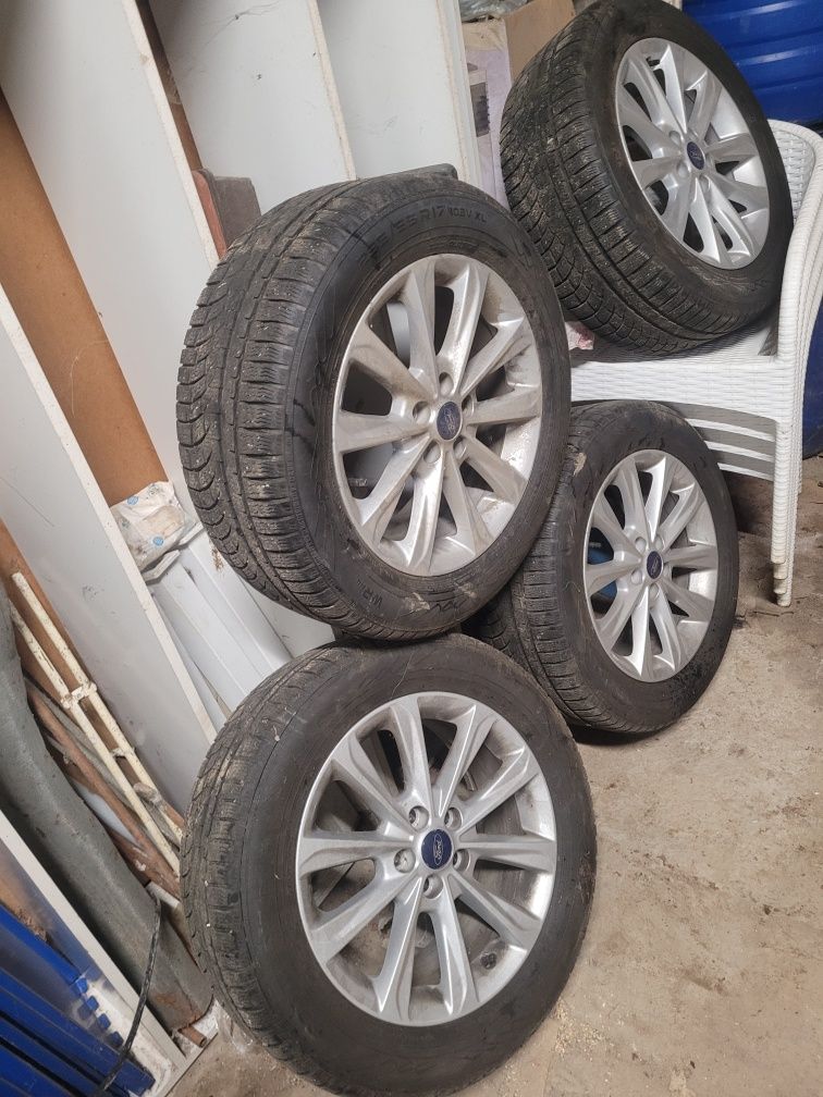 Jante aliaj original ford kuga r17 anvelope iarna Nokian  cu senzor