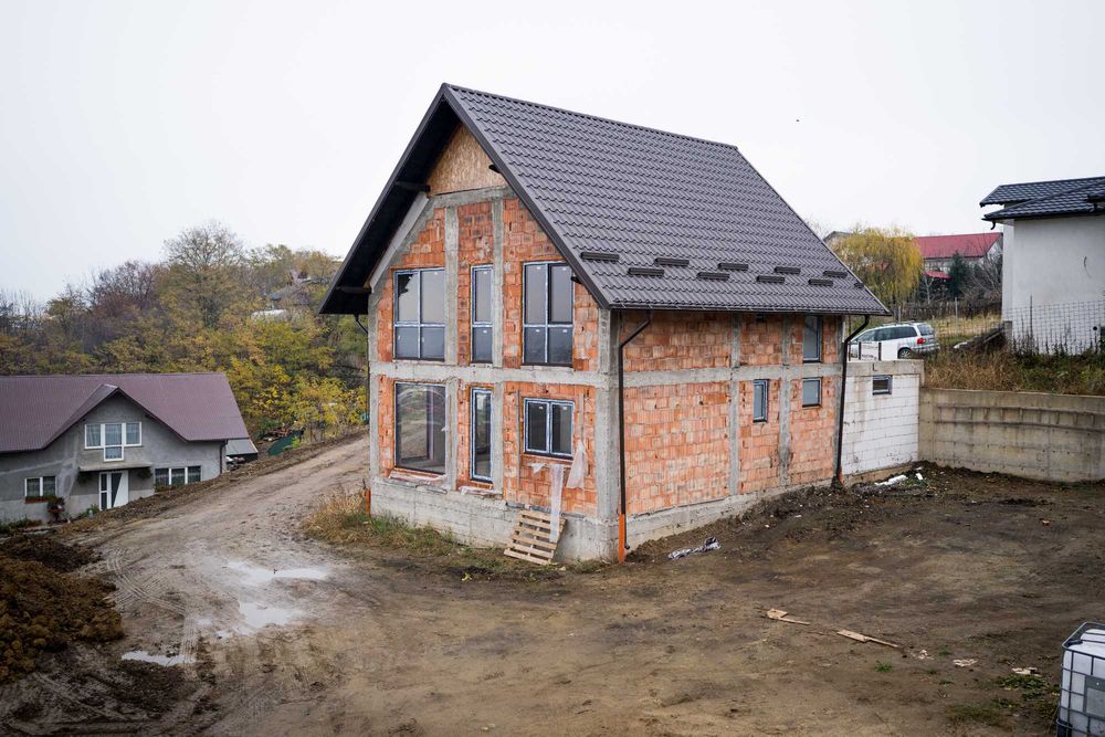 2 Case de vânzare Sfântul Ilie Suceava