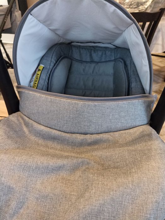 Бебешка количка .