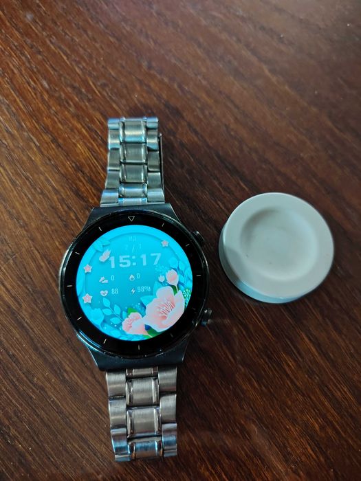 Часовник Huawei Watch GT 2 Pro със зарядно