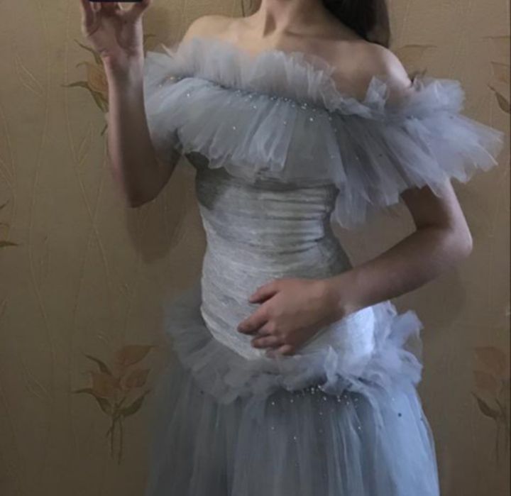 Вечерние обтягивающее платье