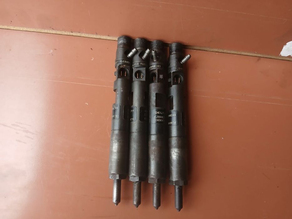 Injectoare Renault megan 2 1.5 dci
