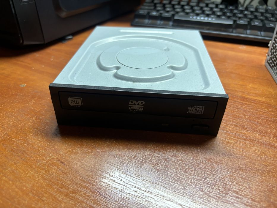 БП 400Вт, ОЗУ DDR3 8гб(4х2), ЖД 500гб, дисковод