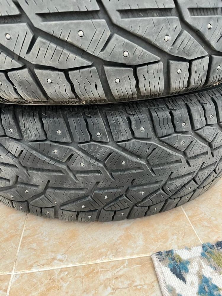 Продается автошины размер  235/60 R 18 107 T