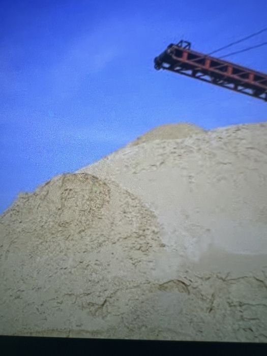 Nisip, pamant vegetal de vanzare