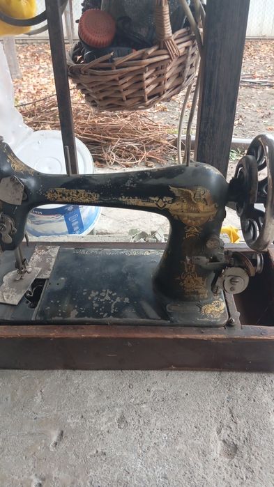 Продам Швейная машина Зингер и пмз