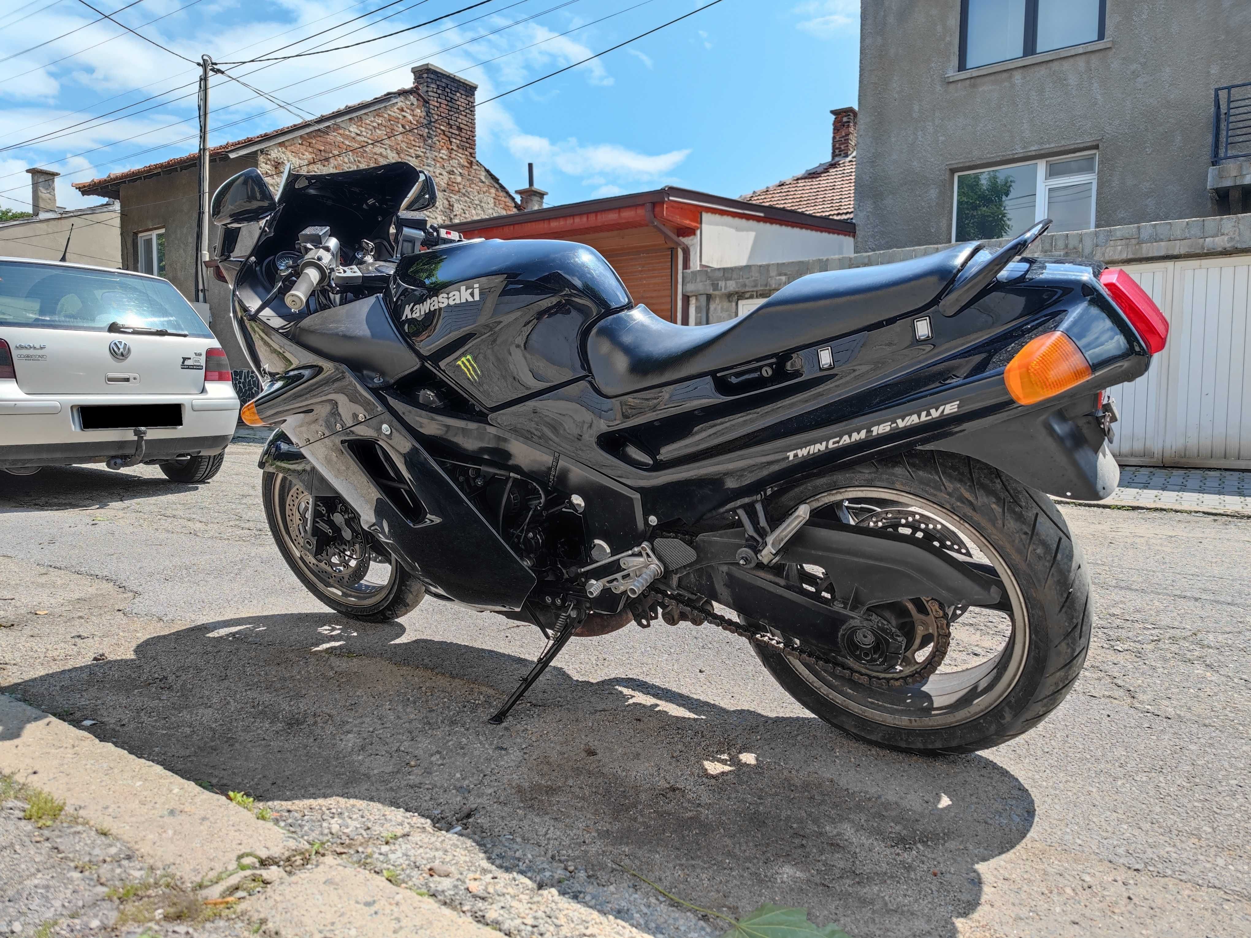 Kawasaki ZZR 1000 на части