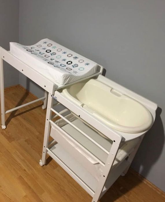 Vând măsuță de înfășat 2 în 1