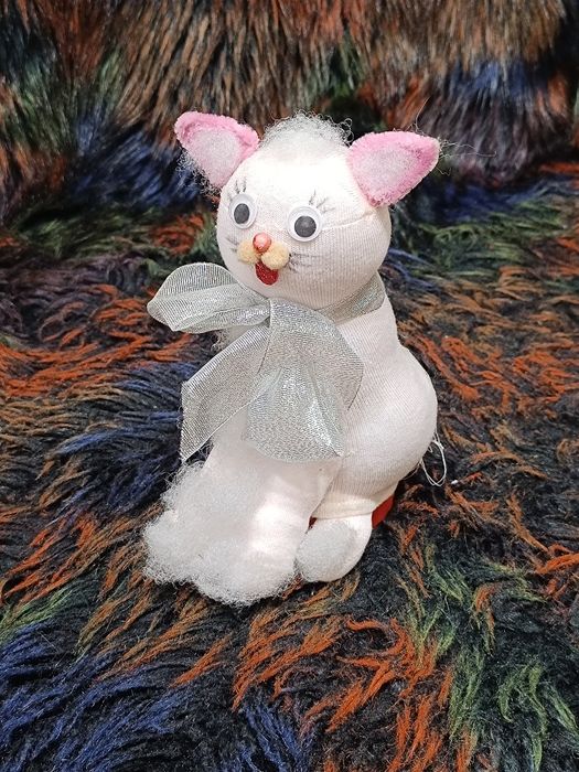 Самодельная игрушка с банкой для конфет отдам бесплатно