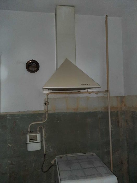 Продам газовую плиту с вытяжкой б/у 30 000тг