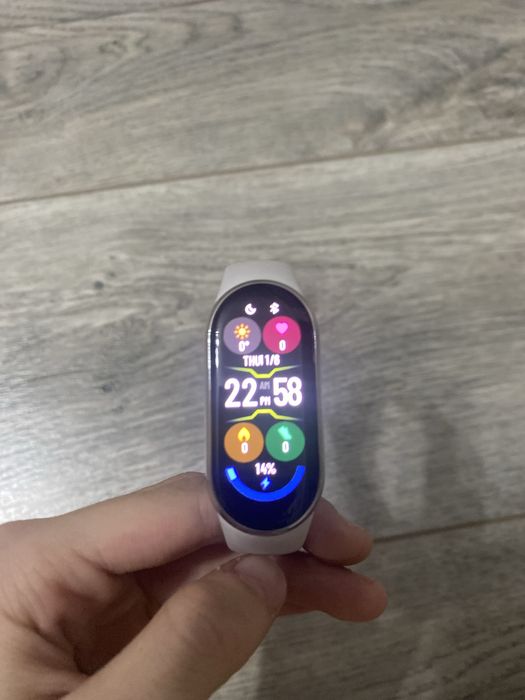 Продам Mi band 8