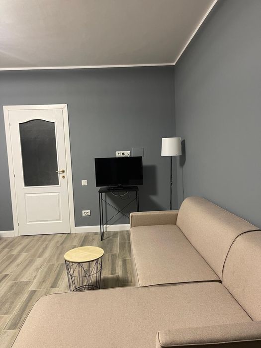 De inchiriat casa cu 2 apartamente