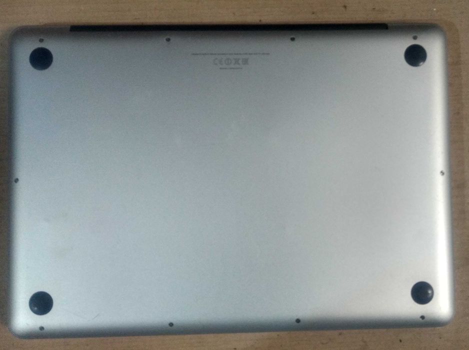Vand laptop MacBook Pro 13" I5 6GB SSD