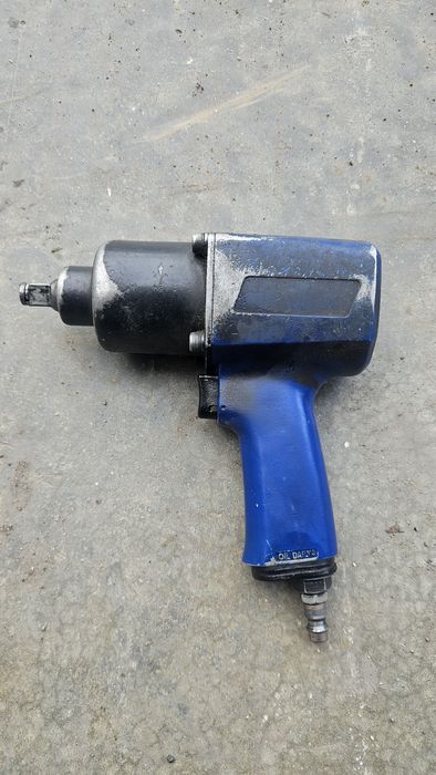 Пневматичен ударен гайковерт