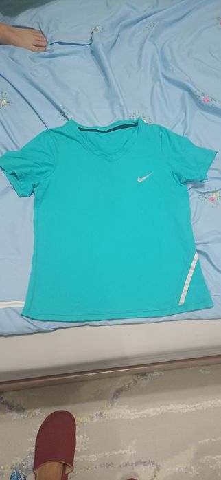 Спортивные лосины футболки и тд