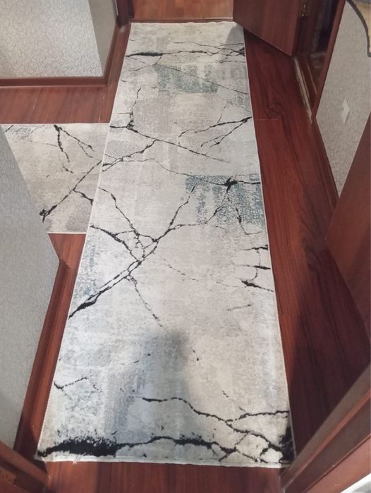 Продам ковер дорожку в прихожую