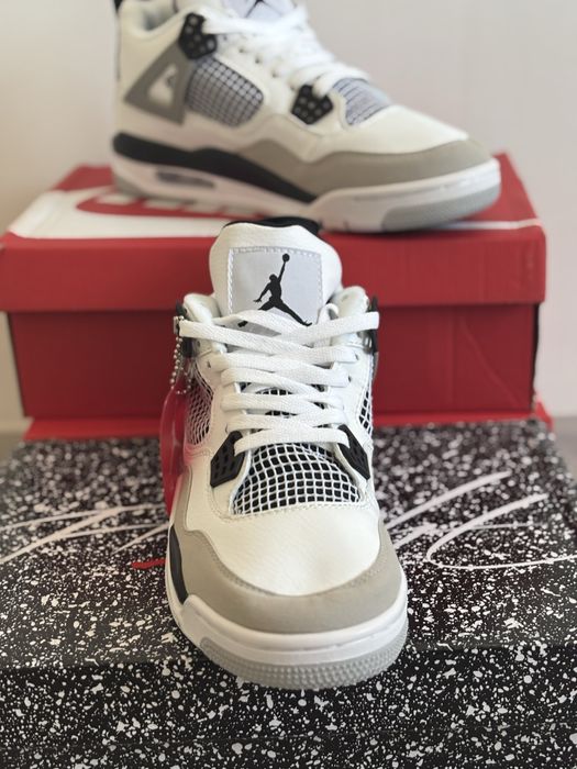 Air Jordan 4 Military Black